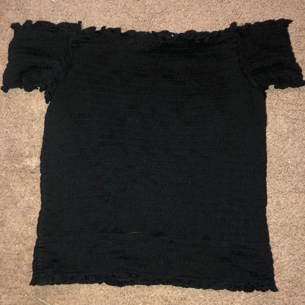 Off the shoulder cropped shirt